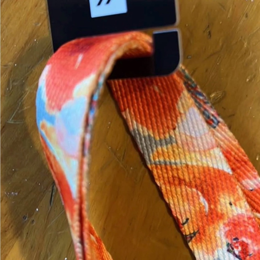 NWT Thread Wallets Floral Lanyard - Picture 4 of 5